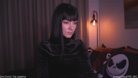 Holly Linder online show from January 17, 2:16 am