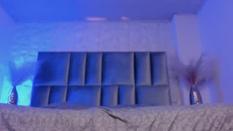 hollypeach_ online show from March 27, 8:19 pm