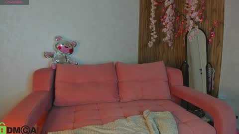 Holly online show from April 6, 1:14 am