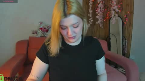 Holly online show from April 7, 1:39 am