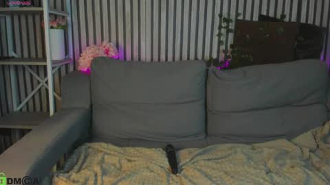 Holly online show from April 10, 1:22 am