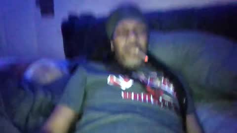 Snapshot of hollywoodbobby chatting on April 21, 2:04 am hollywoodbobby online show from April 21, 2:04 am