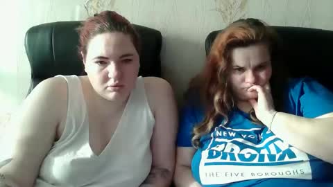 HollyXEva online show from February 18, 7:15 am