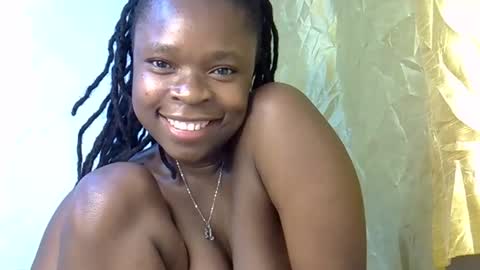 holy_ebony online show from May 31, 1:36 am