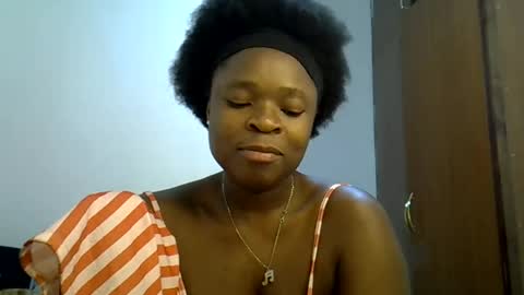 holy_ebony online show from June 19, 7:17 pm