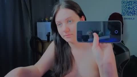 Snapshot of holy_kveta chatting on June 10, 2:45 am Kviki online show from June 10, 2:45 am