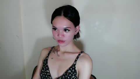 holy_maxine online show from November 27, 11:45 am