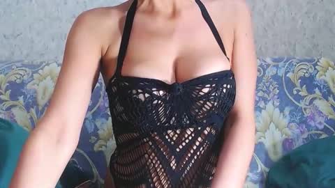 Snapshot of holyjulie chatting on January 31, 7:11 pm HolyJulie online show from January 31, 7:11 pm