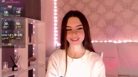 Snapshot of holymiax chatting on September 29, 3:33 am Mia online show from September 29, 3:33 am