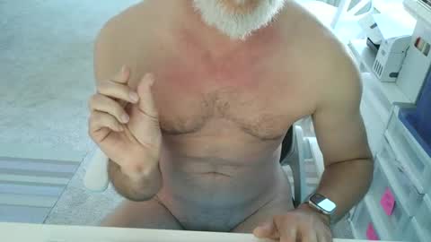 Snapshot of holymoses8 chatting on April 24, 4:09 pm holymoses8 online show from April 24, 4:09 pm
