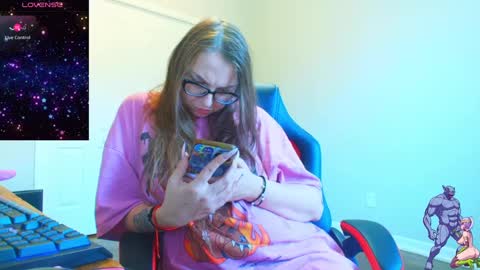 Snapshot of holyweed420 chatting on December 17, 8:21 pm Viktoria online show from December 17, 8:21 pm