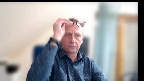 Snapshot of hondowill chatting on December 2, 7:14 am Bernd online show from December 2, 7:14 am