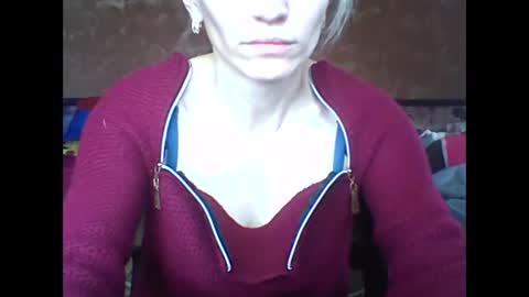 Snapshot of honey0bunny35 chatting on December 13, 9:02 am honey0bunny35 online show from December 13, 9:02 am