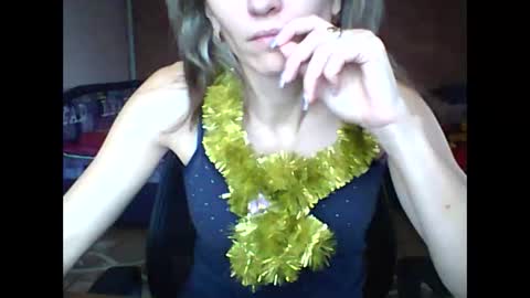 Snapshot of honey0bunny35 chatting on January 3, 10:52 am honey0bunny35 online show from January 3, 10:52 am