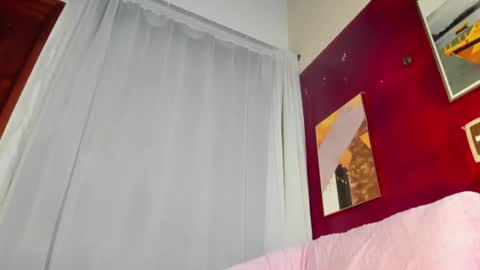 Snapshot of honey__monroe chatting on August 3, 9:04 am honey monroe online show from August 3, 9:04 am