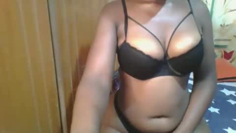 honey_beb online show from February 23, 4:07 am