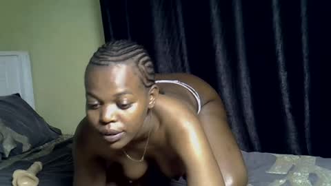 Honey-Belle online show from July 8, 5:23 am