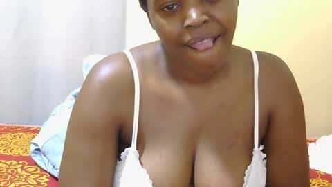 honey_caddy online show from June 12, 6:23 am