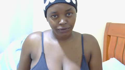 honey_caddy online show from June 23, 4:43 am