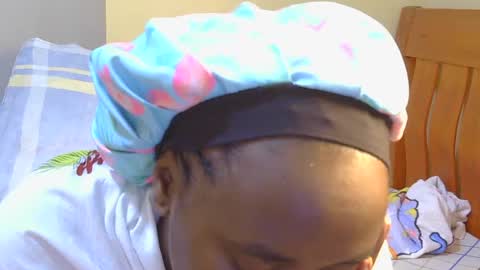 honey_caddy online show from June 24, 5:06 am