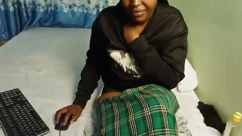 honey_caddy online show from July 5, 5:42 pm
