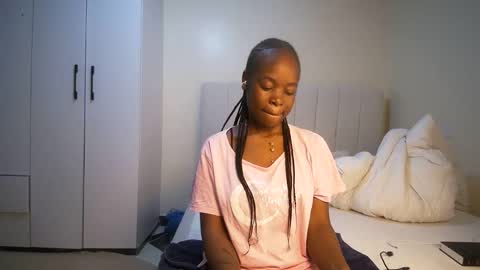 honey drop online show from April 6, 11:49 pm