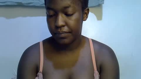 Snapshot of honey_dropp1 chatting on May 19, 4:35 pm honey_dropp1 online show from May 19, 4:35 pm