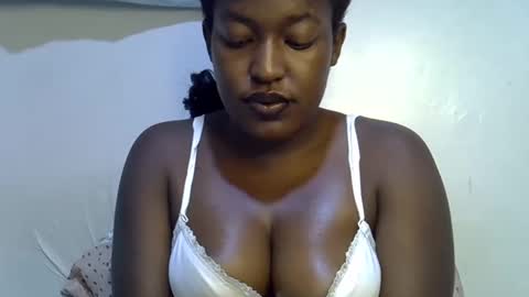 Snapshot of honey_dropp1 chatting on May 29, 7:01 pm honey_dropp1 online show from May 29, 7:01 pm