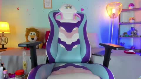 Snapshot of honey_fox01 chatting on December 29, 9:20 pm HONEY online show from December 29, 9:20 pm