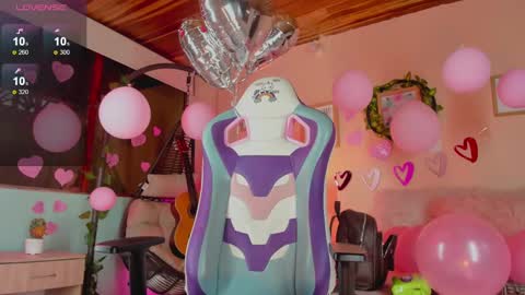 Snapshot of honey_fox01 chatting on February 19, 9:58 pm HONEY online show from February 19, 9:58 pm