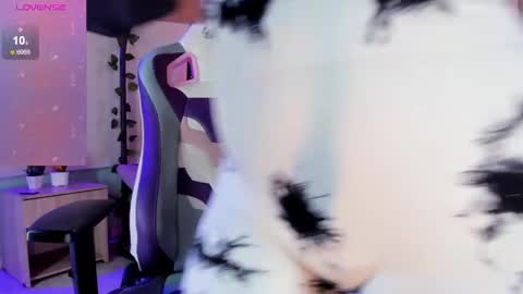 Snapshot of honey_fox01 chatting on March 10, 7:29 pm HONEY online show from March 10, 7:29 pm