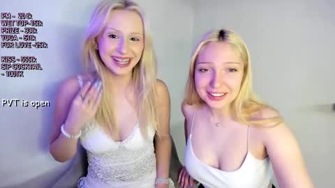 Snapshot of honey_honey_honey chatting on March 21, 8:23 pm Honey and Misa online show from March 21, 8:23 pm