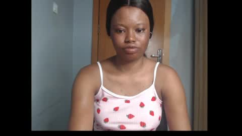 Snapshot of honey_juicydoll chatting on June 27, 3:28 pm Sonia online show from June 27, 3:28 pm