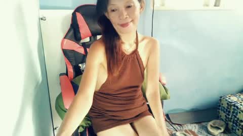 Snapshot of honey_mollyxx chatting on June 28, 3:34 am honey_mollyxx online show from June 28, 3:34 am