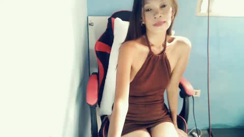 Snapshot of honey_mollyxx chatting on July 18, 12:15 am honey_mollyxx online show from July 18, 12:15 am