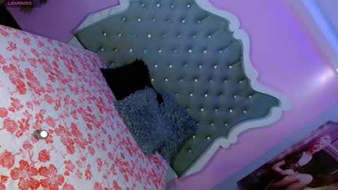 honey_moontsts online show from March 9, 11:58 am