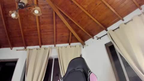 Snapshot of honey_sunshine7 chatting on September 30, 12:37 am Isabella  online show from September 30, 12:37 am