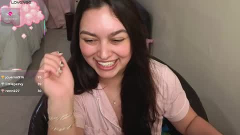 Tia online show from May 15, 11:23 pm
