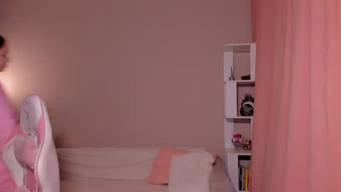 honeyautumn online show from February 23, 12:08 am