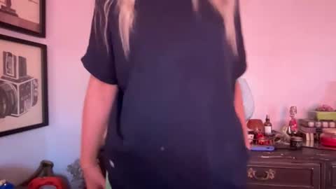 honeybun_z online show from November 16, 4:56 pm