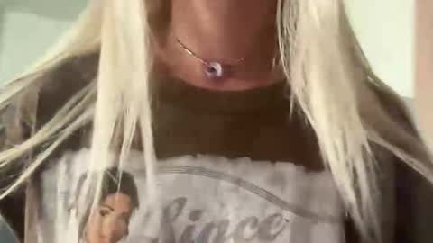 honeybun_z online show from February 25, 5:55 pm