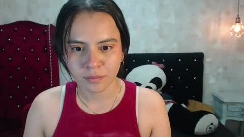 Snapshot of honeybuu_ chatting on April 30, 8:57 pm Emily online show from April 30, 8:57 pm