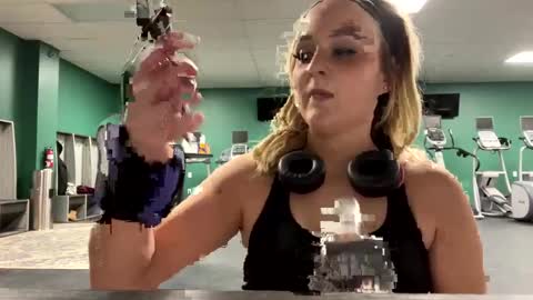 Snapshot of honeydrippinbunny chatting on February 24, 3:55 am HoneyDrippinBunny online show from February 24, 3:55 am