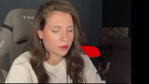 Snapshot of honeyed_hazze chatting on June 3, 5:51 pm honeyed_hazze online show from June 3, 5:51 pm