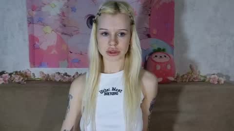 Lisa online show from March 24, 3:33 am