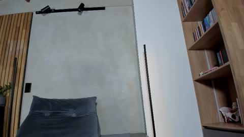 Sofia independent model online show from February 4, 11:49 am