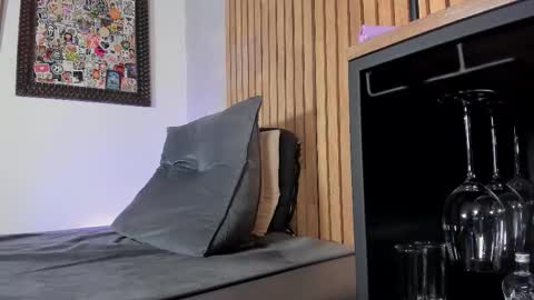 Sofia independent model online show from February 19, 11:50 am