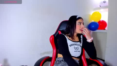 Snapshot of honeyluxe_ chatting on June 26, 8:57 pm HONEY LUXE online show from June 26, 8:57 pm
