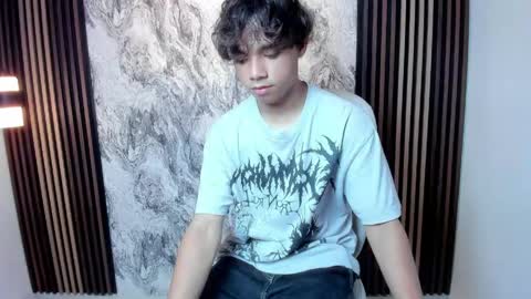 Snapshot of honeymoon_sariel chatting on April 19, 1:32 pm honeymoon_sariel online show from April 19, 1:32 pm