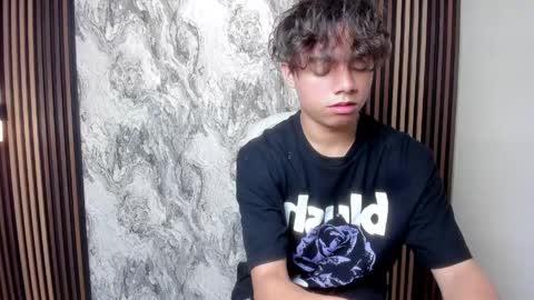 Snapshot of honeymoon_sariel chatting on April 23, 1:46 pm honeymoon_sariel online show from April 23, 1:46 pm
